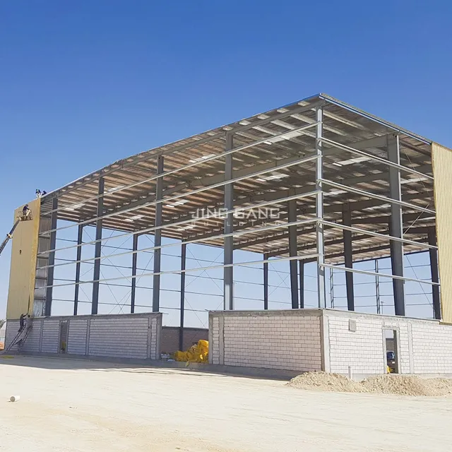 Ferme avicole de structure métallique de contrôle environnemental préfabriqué pour poulailler commercial aux œufs pour ferme avicole de hangar de poulet aux œufs