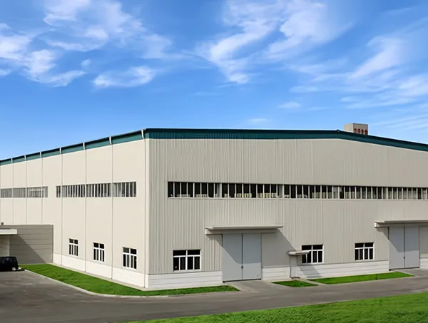 Hangar à structure métallique